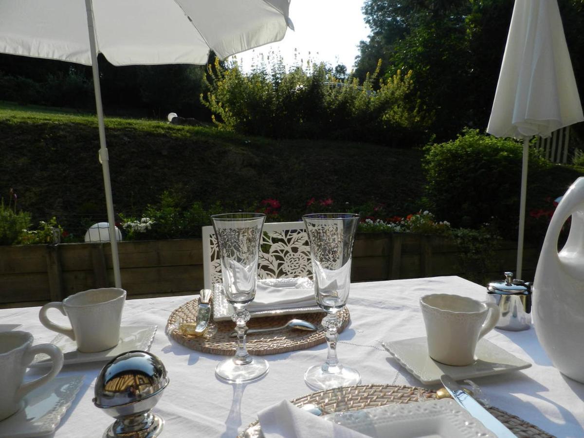 Bed and Breakfast Le Pressoir Beuvron-en-Auge Exterior foto